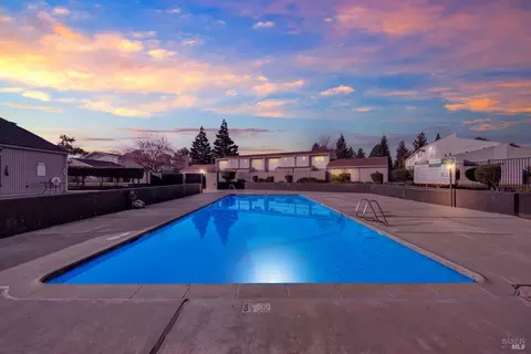 Exterior - 175 Del Sur Ct, Fairfield, CA 94533 photo 16 of 18