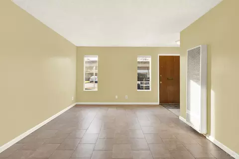 Living - 175 Del Sur Ct, Fairfield, CA 94533 photo 4 of 8