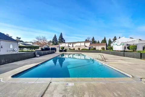 Exterior - 175 Del Sur Ct, Fairfield, CA 94533 photo 14 of 18