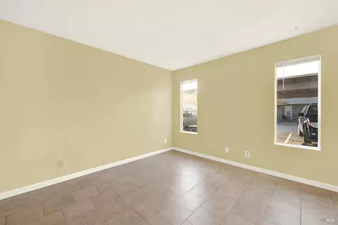 Living - 175 Del Sur Ct, Fairfield, CA 94533 photo 3 of 8