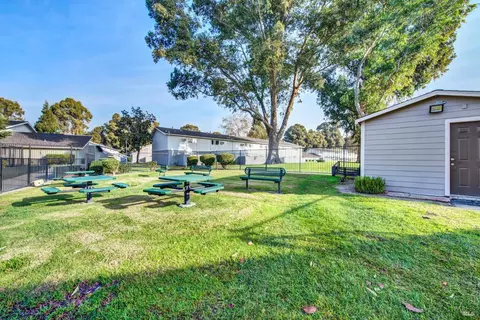 Exterior - 175 Del Sur Ct, Fairfield, CA 94533 photo 13 of 18