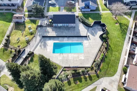 Exterior - 175 Del Sur Ct, Fairfield, CA 94533 photo 9 of 18
