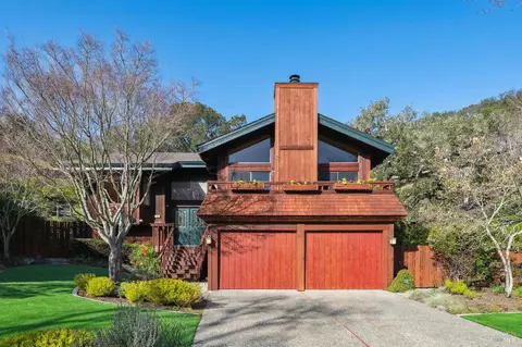 11 Badger Ct, Novato, CA 94949