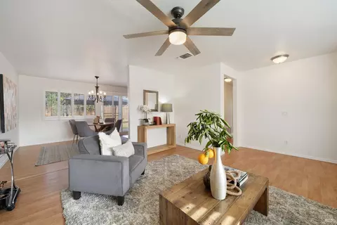 Living - 950 Woodvale Dr, Dixon, CA 95620 photo 4 of 4