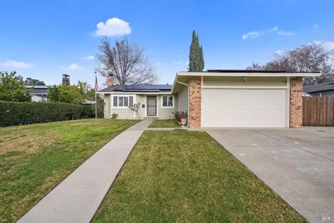 950 Woodvale Dr, Dixon, CA 95620