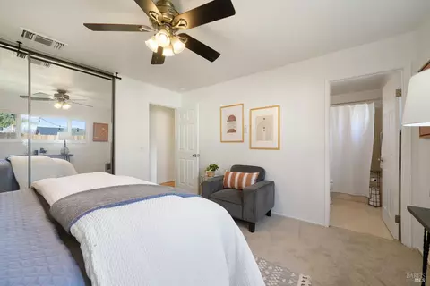 Bedroom - 950 Woodvale Dr, Dixon, CA 95620 photo 7 of 9