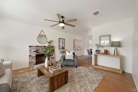 Living - 950 Woodvale Dr, Dixon, CA 95620 photo 1 of 4