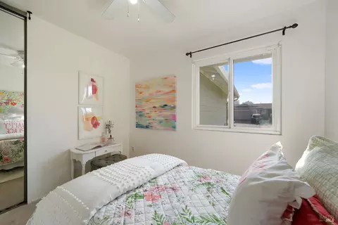 Bedroom - 950 Woodvale Dr, Dixon, CA 95620 photo 3 of 9