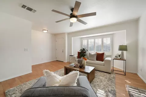 Living - 950 Woodvale Dr, Dixon, CA 95620 photo 3 of 4