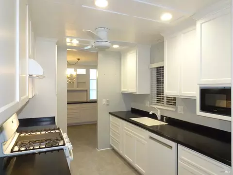 102 Royal Oak Ct, Fairfield, CA 94533