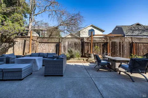 Exterior - 207 Othello Ct, Windsor, CA 95492 photo 12 of 12