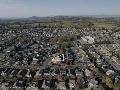 View/Area - 207 Othello Ct, Windsor, CA 95492 photo 3 of 4