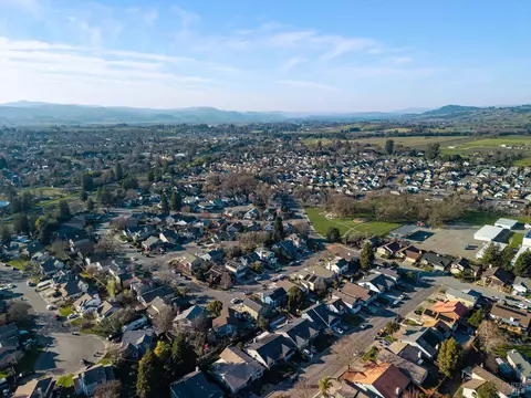 View/Area - 207 Othello Ct, Windsor, CA 95492 photo 4 of 4
