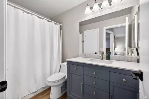 Bath - 207 Othello Ct, Windsor, CA 95492 photo 1 of 3