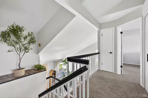 Entry Way - 207 Othello Ct, Windsor, CA 95492 photo 4 of 5