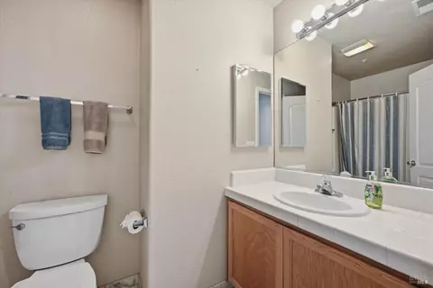 Bath - 1256 Pear Tree Ln, Napa, CA 94558 photo 1 of 3