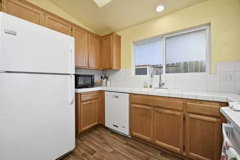 Kitchen - 1256 Pear Tree Ln, Napa, CA 94558 photo 2 of 2