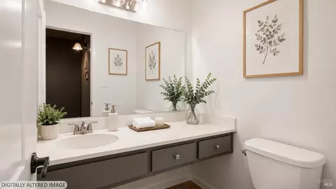 Bath - 164 Kathy Ellen Dr, Vallejo, CA 94591 photo 2 of 4
