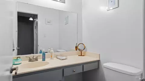 Bath - 164 Kathy Ellen Dr, Vallejo, CA 94591 photo 1 of 4