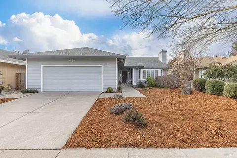 2009 Waltzer Rd, Santa Rosa, CA 95403