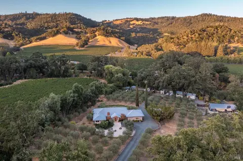 601 Rossi Rd, Saint Helena, CA 94574