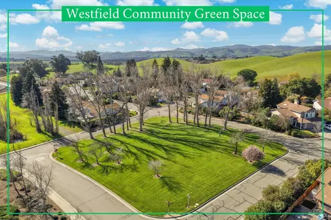 View/Area - 3327 Colonial Ct, Fairfield, CA 94534 photo 15 of 16
