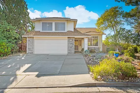 Exterior - 3327 Colonial Ct, Fairfield, CA 94534 photo 5 of 15