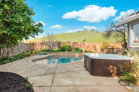 Exterior - 3327 Colonial Ct, Fairfield, CA 94534 photo 7 of 15