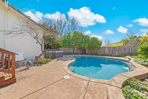 Exterior - 3327 Colonial Ct, Fairfield, CA 94534 photo 11 of 15