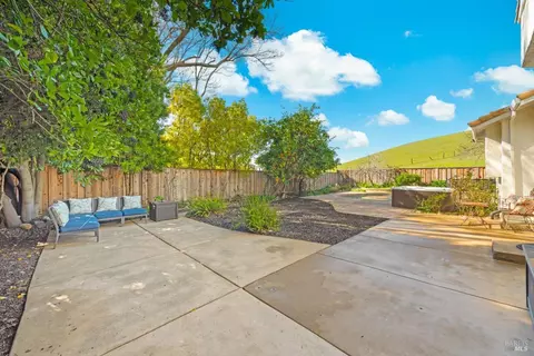 Exterior - 3327 Colonial Ct, Fairfield, CA 94534 photo 10 of 15