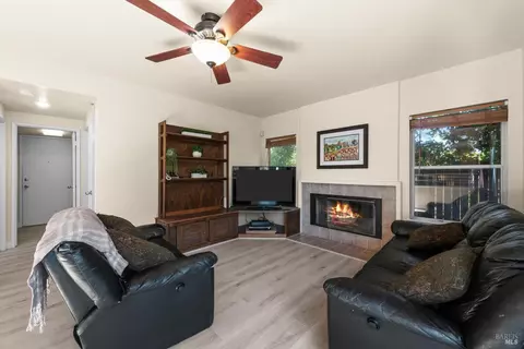 Living - 3327 Colonial Ct, Fairfield, CA 94534 photo 2 of 2