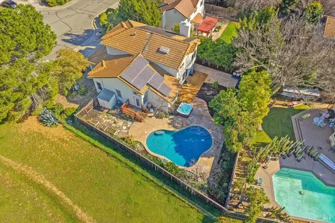 View/Area - 3327 Colonial Ct, Fairfield, CA 94534 photo 1 of 16