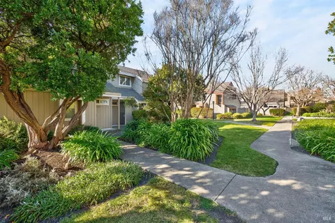 7733 Camino Colegio, Rohnert Park, CA 94928