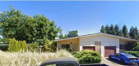 350-352 Creekside Dr, Willits, CA 95490