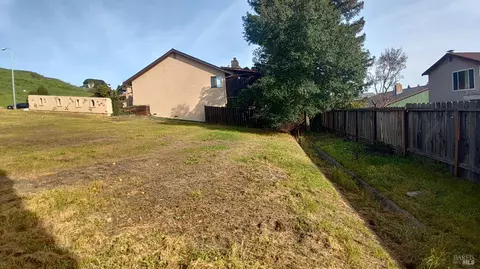 445 Lakehurst Ct, Fairfield, CA 94533 photo 18