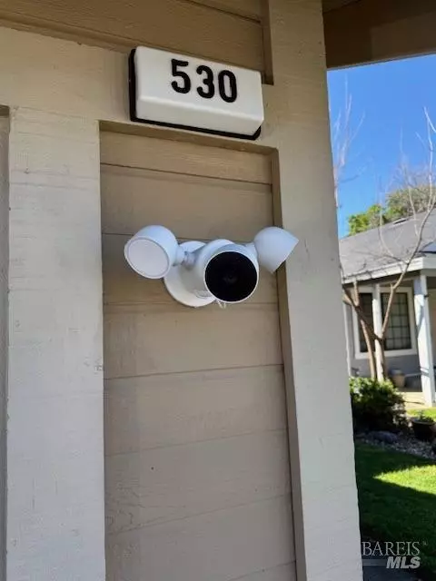 Exterior - 530 Eldridge Ave, Vacaville, CA 95688 photo 6 of 7