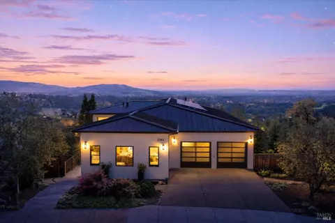 2144 Wedgewood Way, Santa Rosa, CA 95404