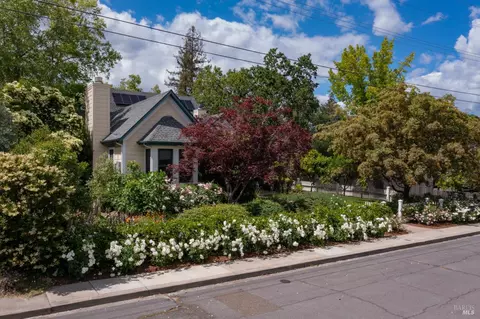 1330 Pine St, Saint Helena, CA 94574