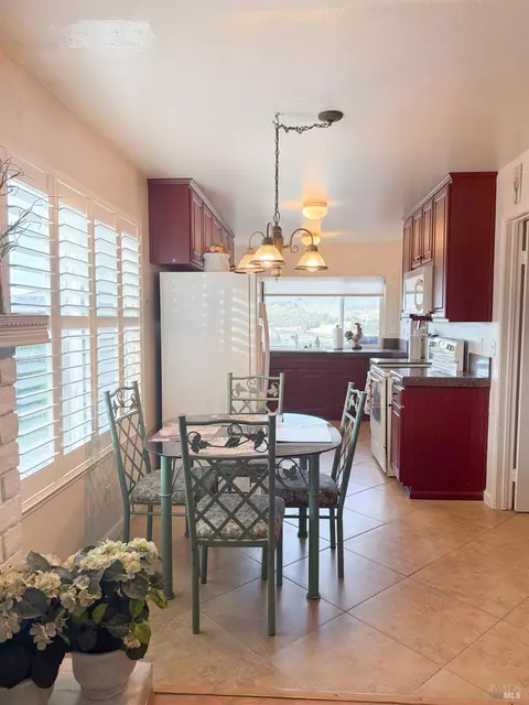 124 Gregory Ln, Vallejo, CA 94591 photo 5