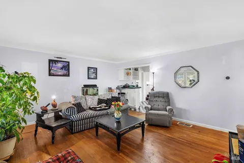 Living - 624 Laurel St, Vallejo, CA 94591 photo 1 of 1