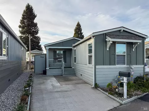 77 Romani Ct, Santa Rosa, CA 95407
