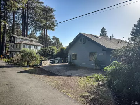 35520 Ocean View Ct, Gualala, CA 95445