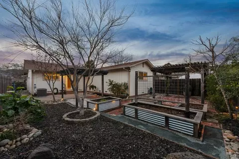 18023 Mulberry Ave, Sonoma, CA 95476