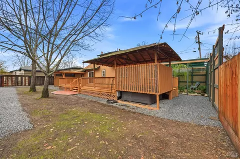 Exterior - 203 Cockrobin Ave, Windsor, CA 95492 photo 15 of 20