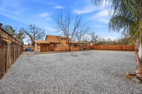 Exterior - 203 Cockrobin Ave, Windsor, CA 95492 photo 17 of 20