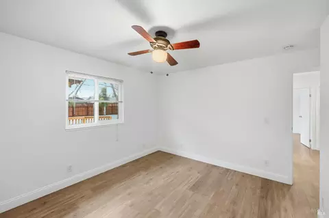 Bedroom - 203 Cockrobin Ave, Windsor, CA 95492 photo 5 of 12