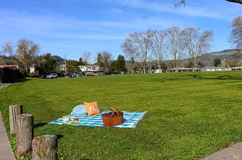 1816 Primavera Ct, Santa Rosa, CA 95409