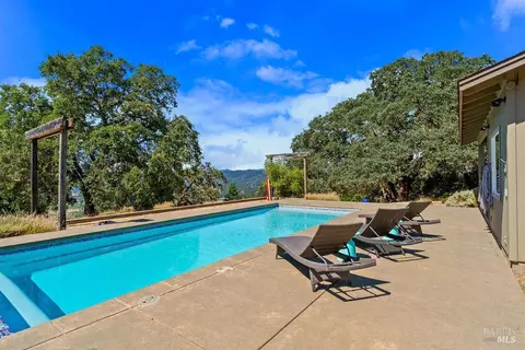 Exterior - 31000 Pine Mountain Rd, Cloverdale, CA 95425 photo 16 of 25