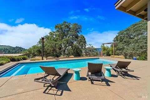 31000 Pine Mountain Rd, Cloverdale, CA 95425