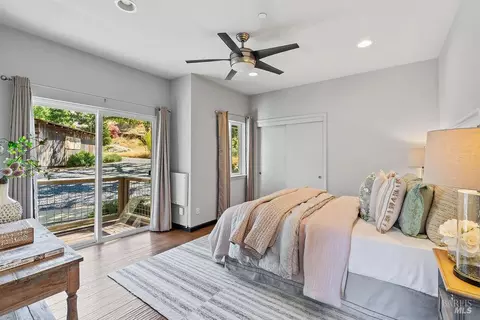 Bedroom - 31000 Pine Mountain Rd, Cloverdale, CA 95425 photo 2 of 4